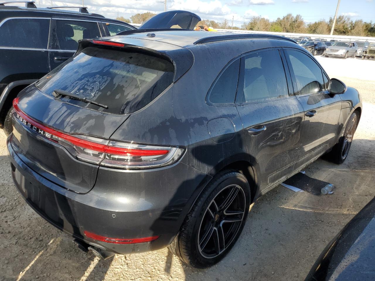 VIN WP1AA2A56MLB17527 2021 PORSCHE MACAN no.3