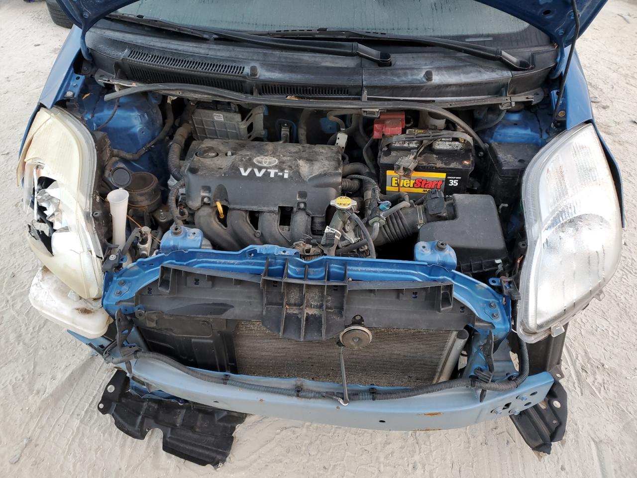 2011 Toyota Yaris - Image 11