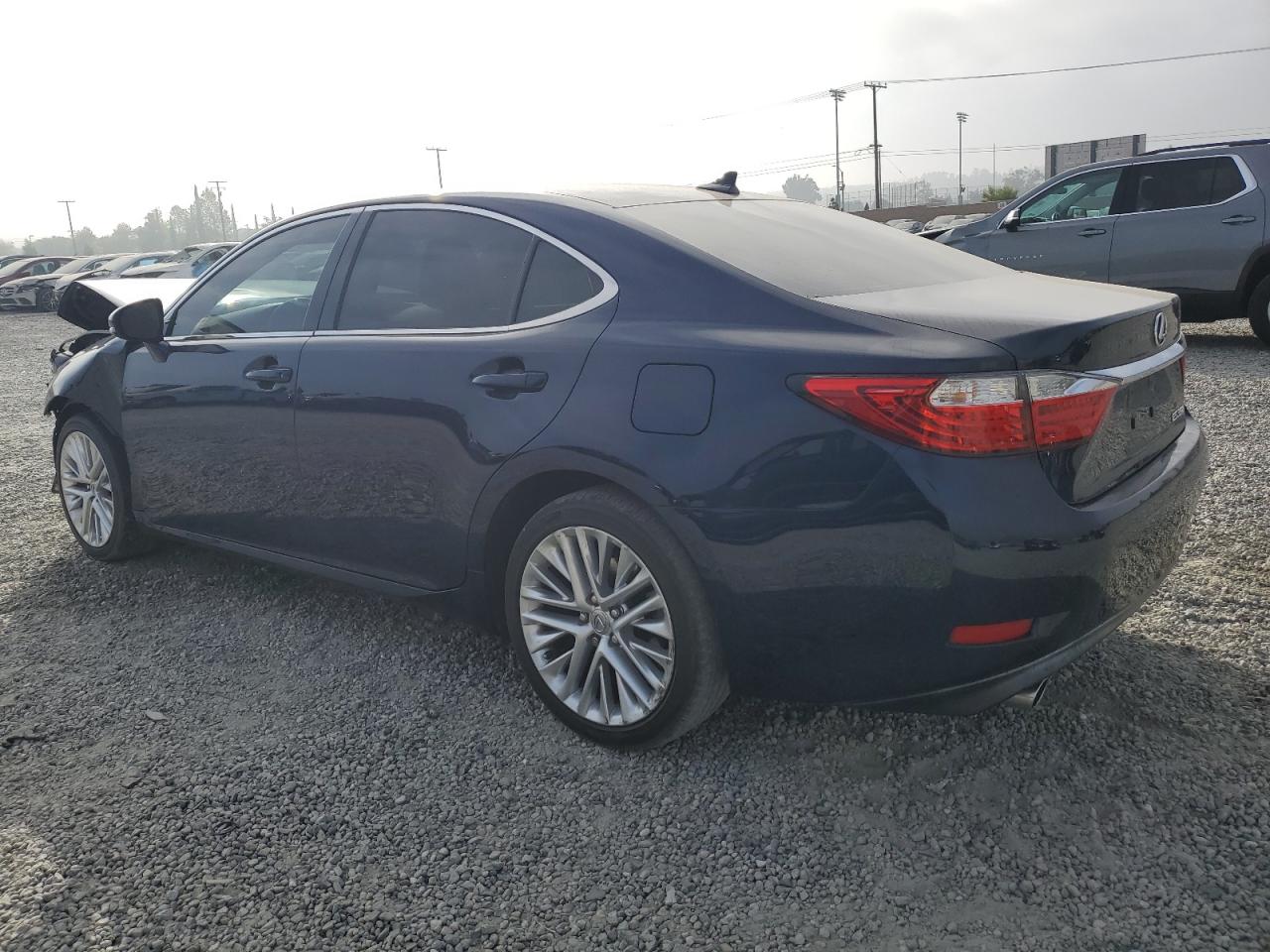 2014 Lexus ES - Image 2