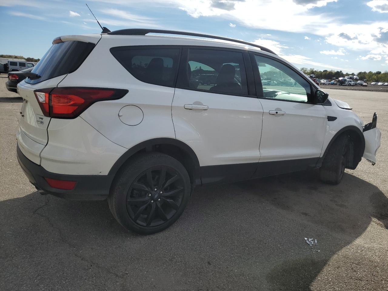 2019 Ford Escape - Image 3