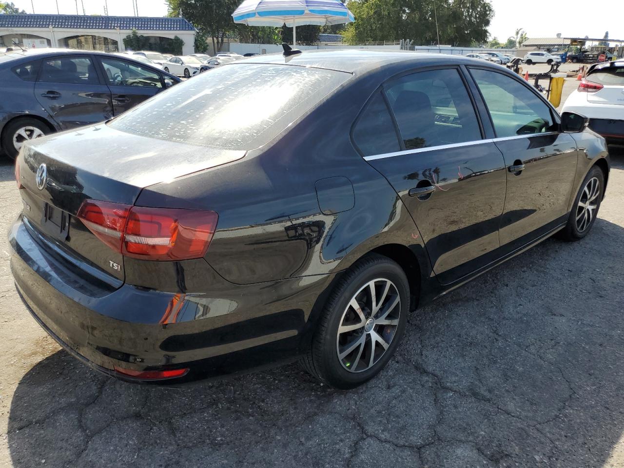 2017 Volkswagen Jetta - Image 3
