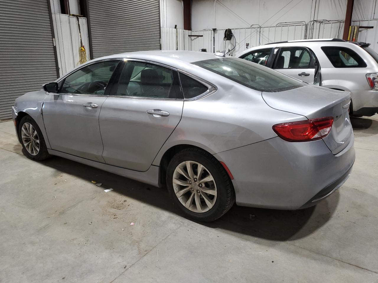 VIN 1C3CCCCB2FN655733 2015 CHRYSLER 200 no.2