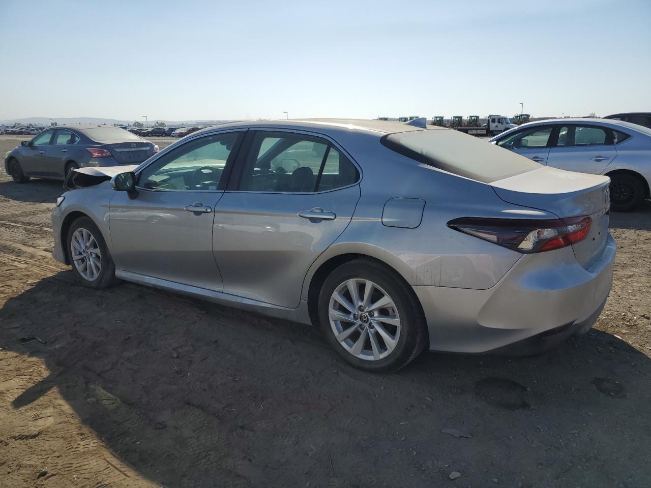 4T1R11AK9PU097322 2023 TOYOTA CAMRY - Image 2