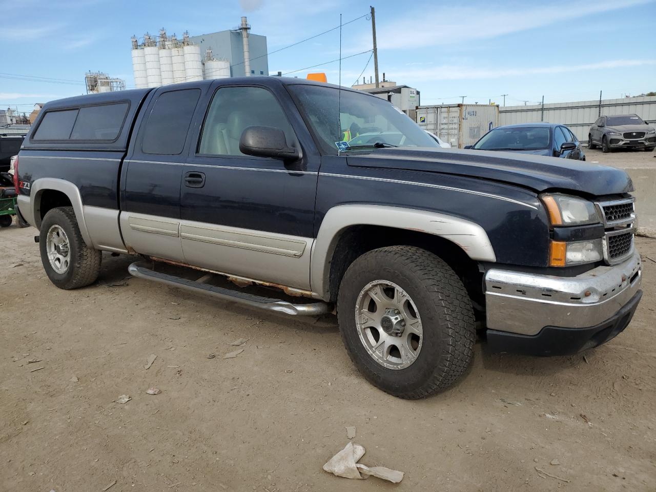 2006 Chevrolet Silverado - Image 4