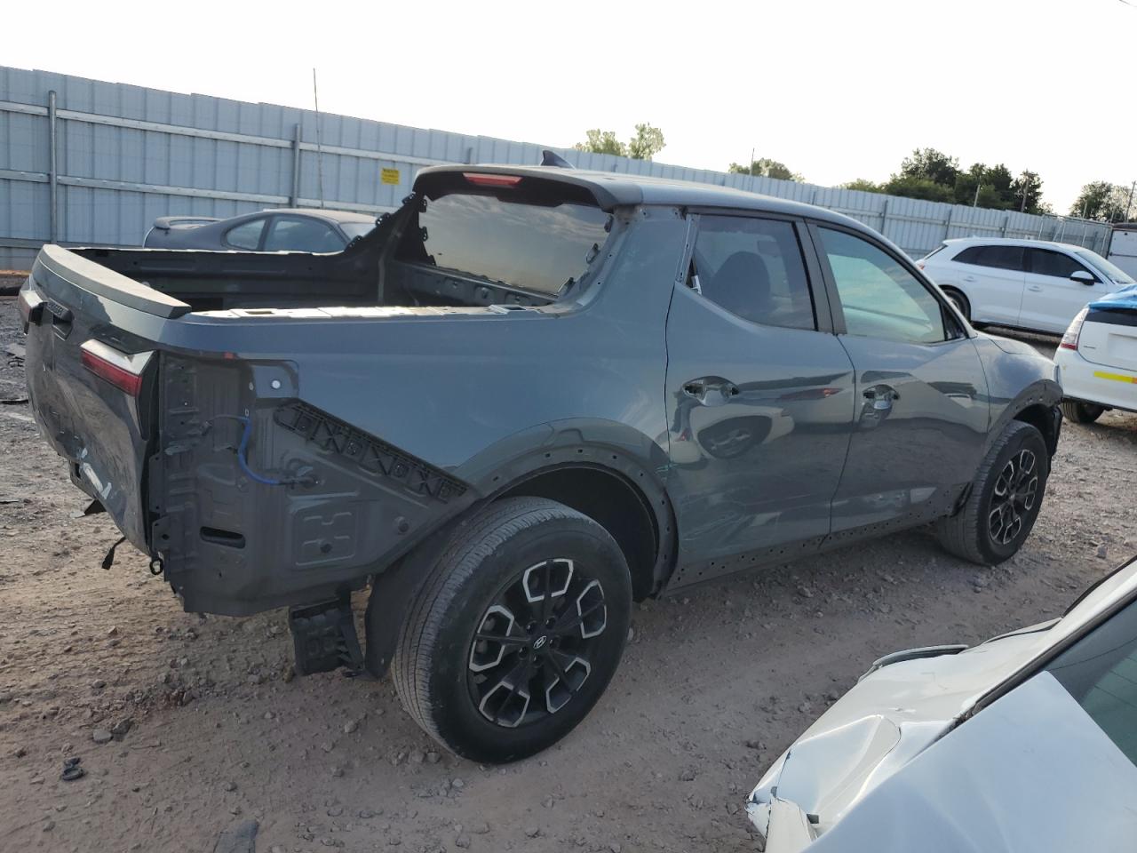 2022 Hyundai Santa Cruz - Image 3