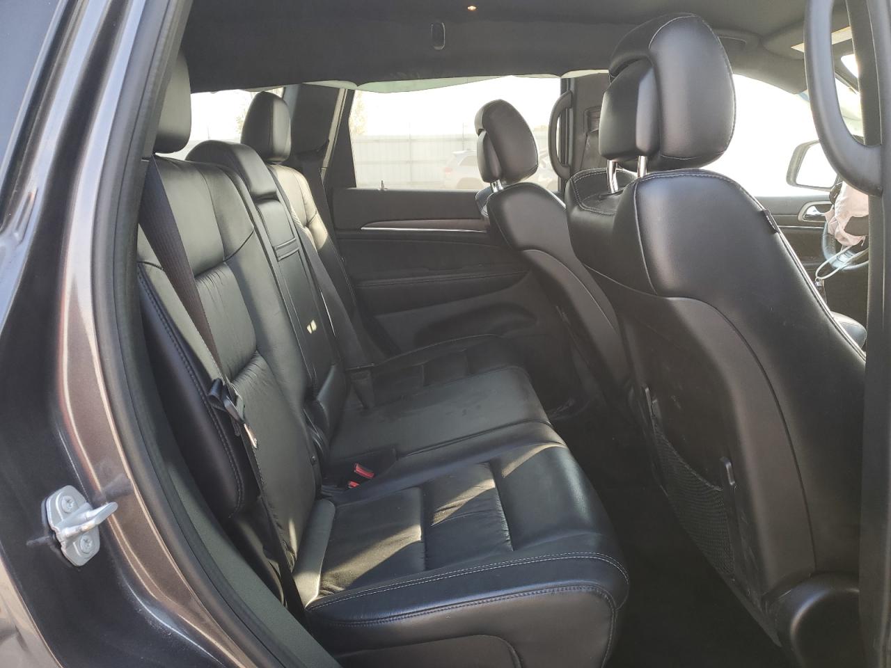 2016 Jeep Grand Cherokee - Image 10