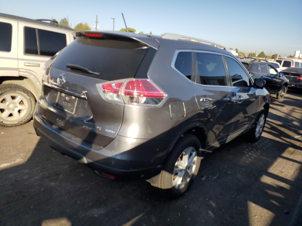 2016 Nissan Rogue - Image 3