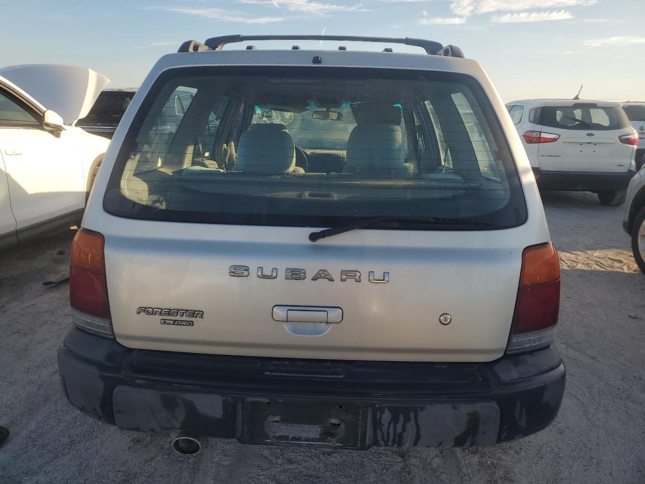 2000 Subaru Forester L VIN: JF1SF6350YH721083 Lot: 74261554