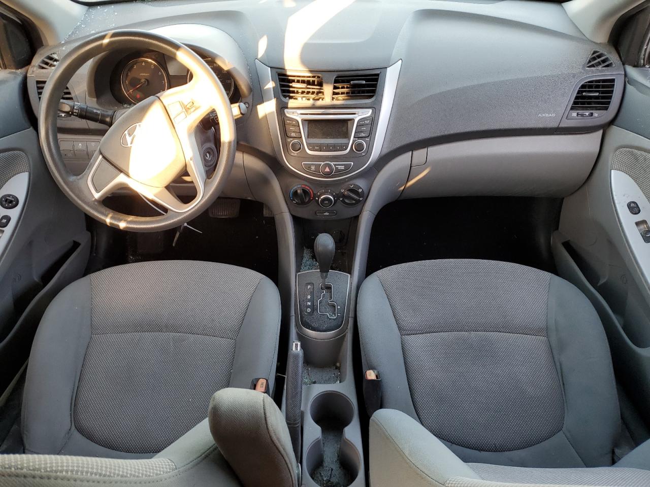 2014 Hyundai Accent - Image 8