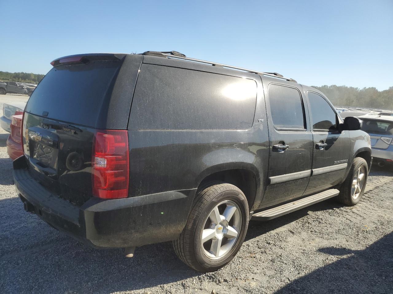 2007 Chevrolet Suburban - Image 3