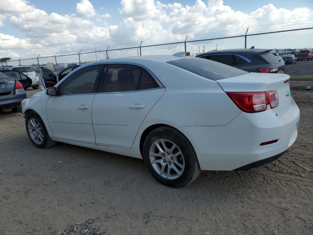 2015 Chevrolet Malibu - Image 2