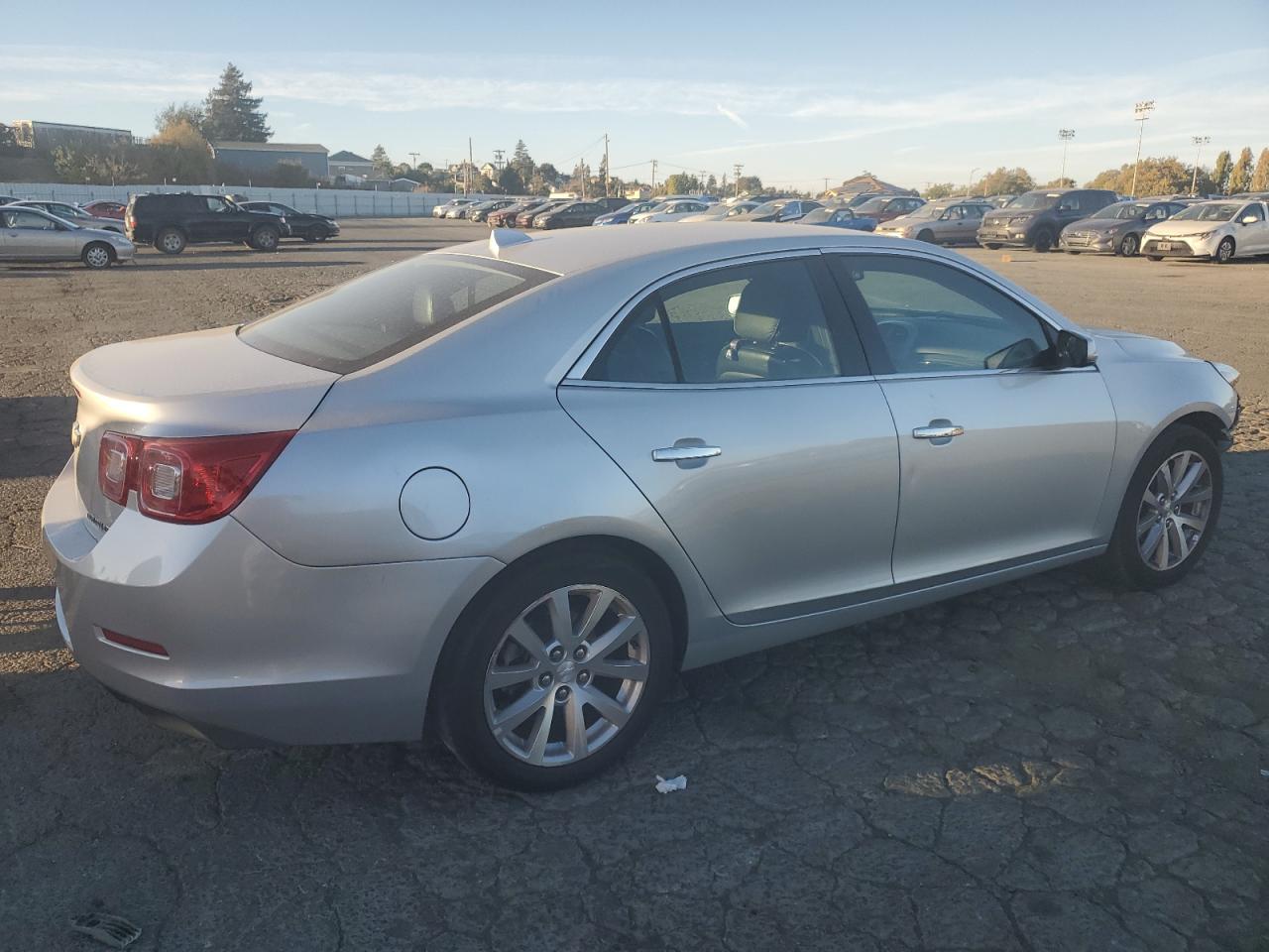 VIN 1G11H5SA5DF279246 2013 CHEVROLET MALIBU no.3