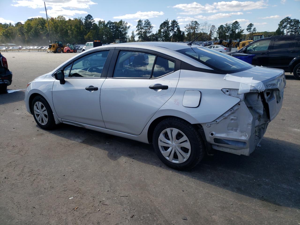 2021 Nissan Versa - Image 2
