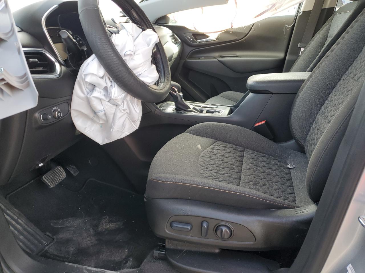 2022 Chevrolet Equinox - Image 7
