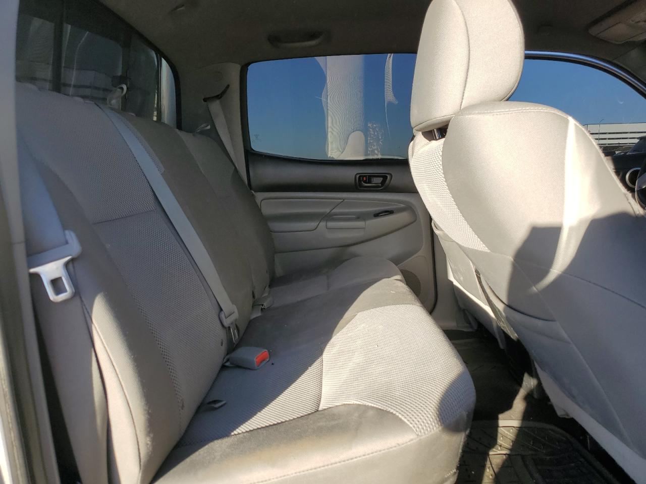 2014 Toyota Tacoma - Image 10