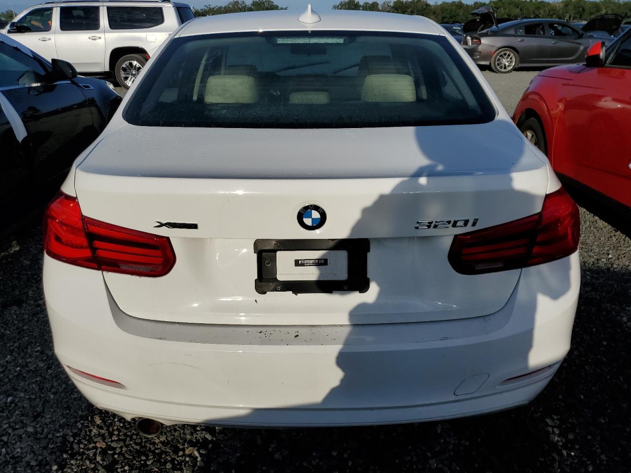 WBA8A3C59JA489466 2018 BMW 320 Xi