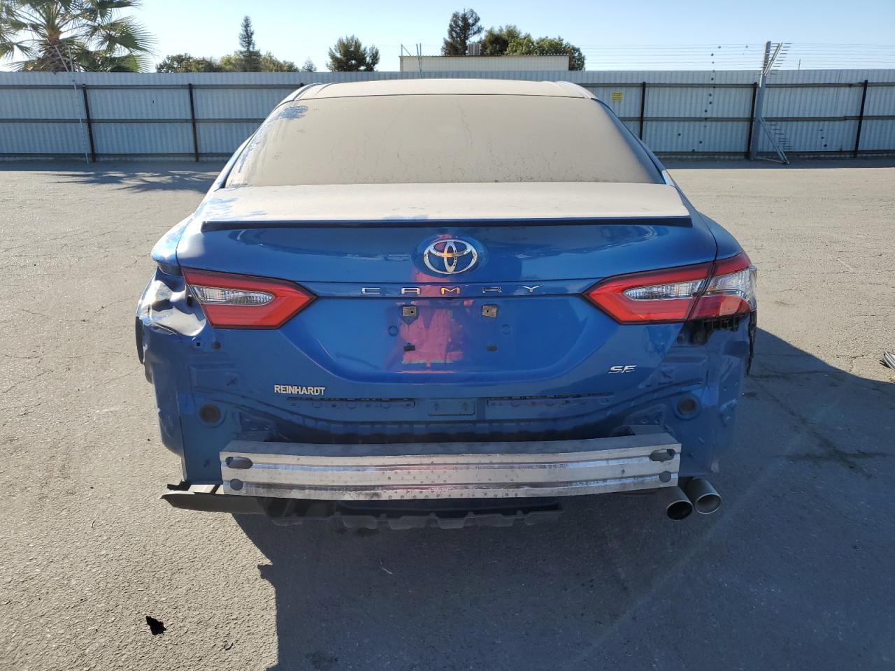 4T1B11HK0JU032115 2018 Toyota Camry L