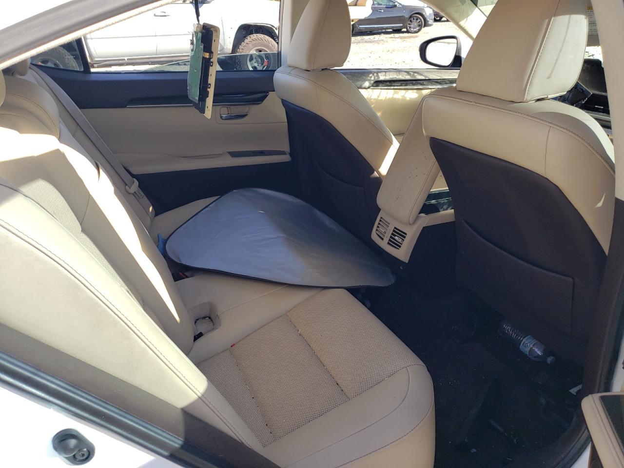 2018 Lexus ES - Image 11