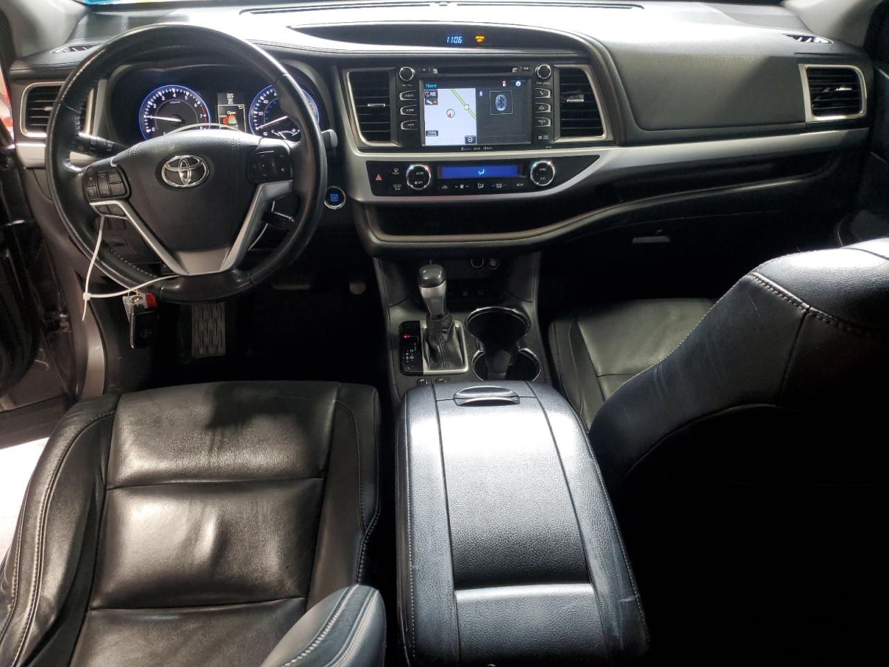 2016 Toyota Highlander - Image 8