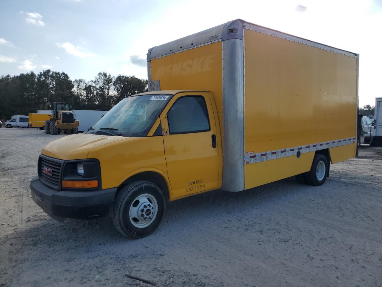2016 GMC Savana - Image 1