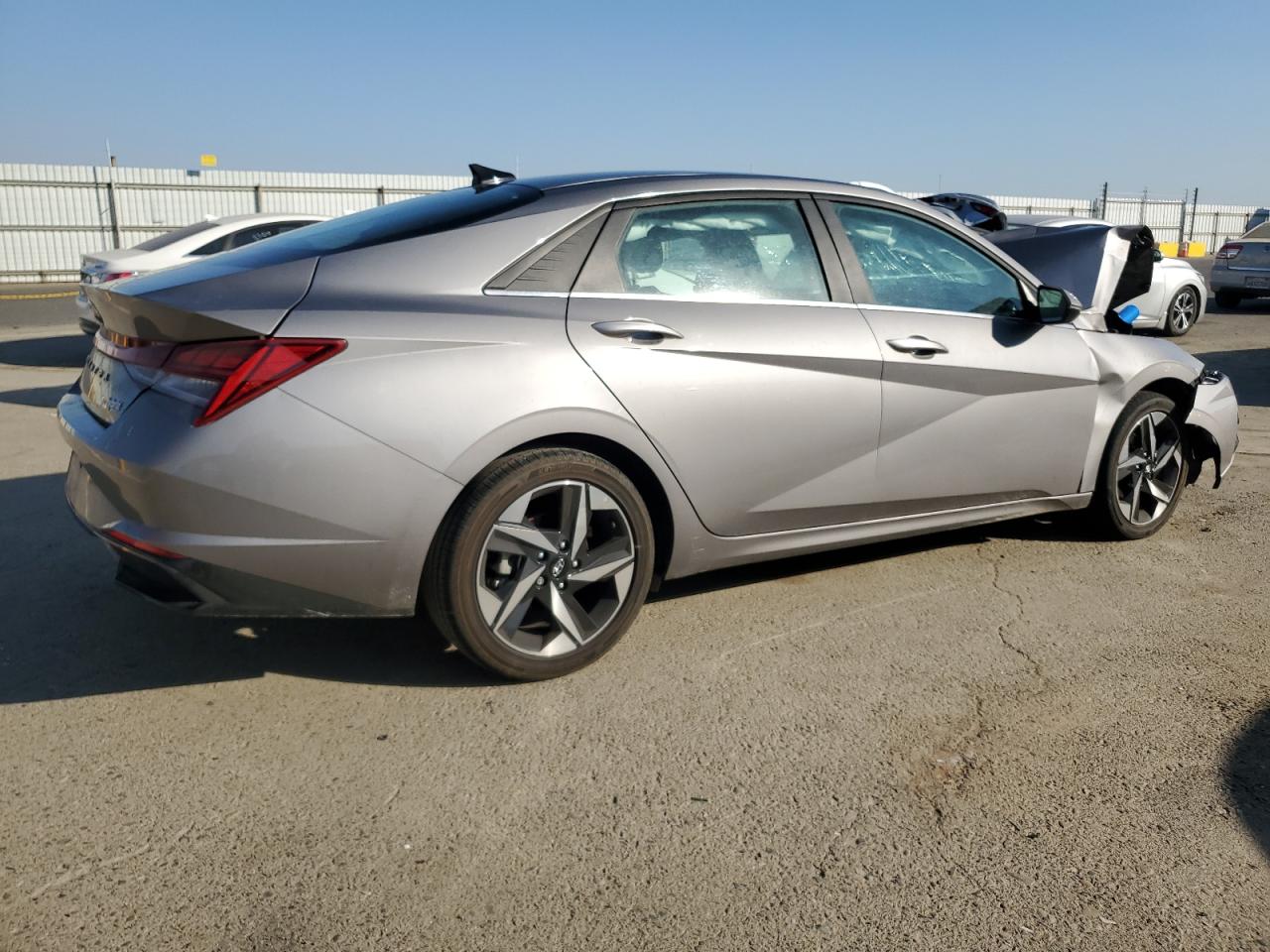 2023 Hyundai Elantra - Image 3