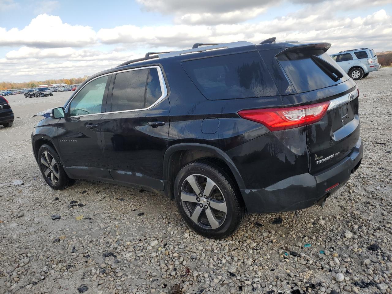 VIN 1GNEVHKW0JJ234584 2018 CHEVROLET TRAVERSE no.2