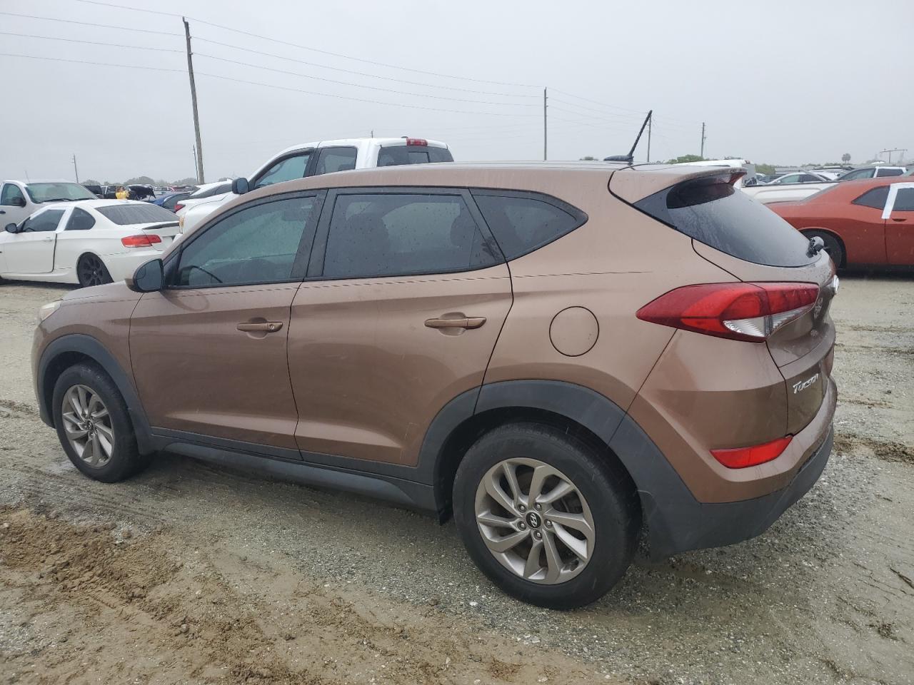 KM8J23A47HU386871 2017 HYUNDAI TUCSON - Image 2