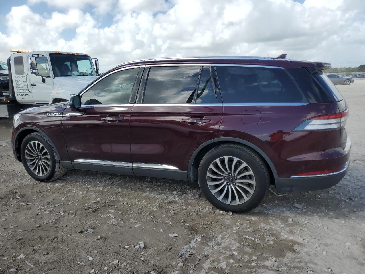 2020 Lincoln Aviator - Image 2