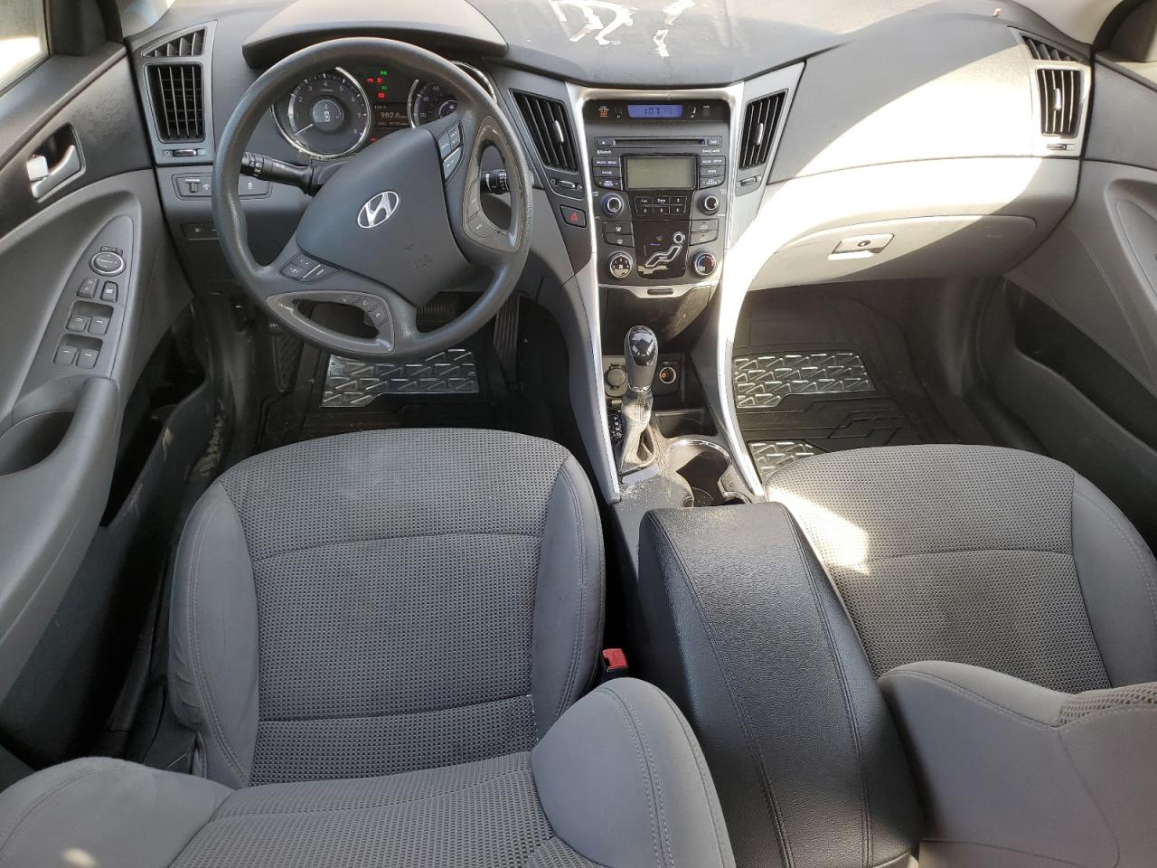 2013 Hyundai Sonata - Image 8