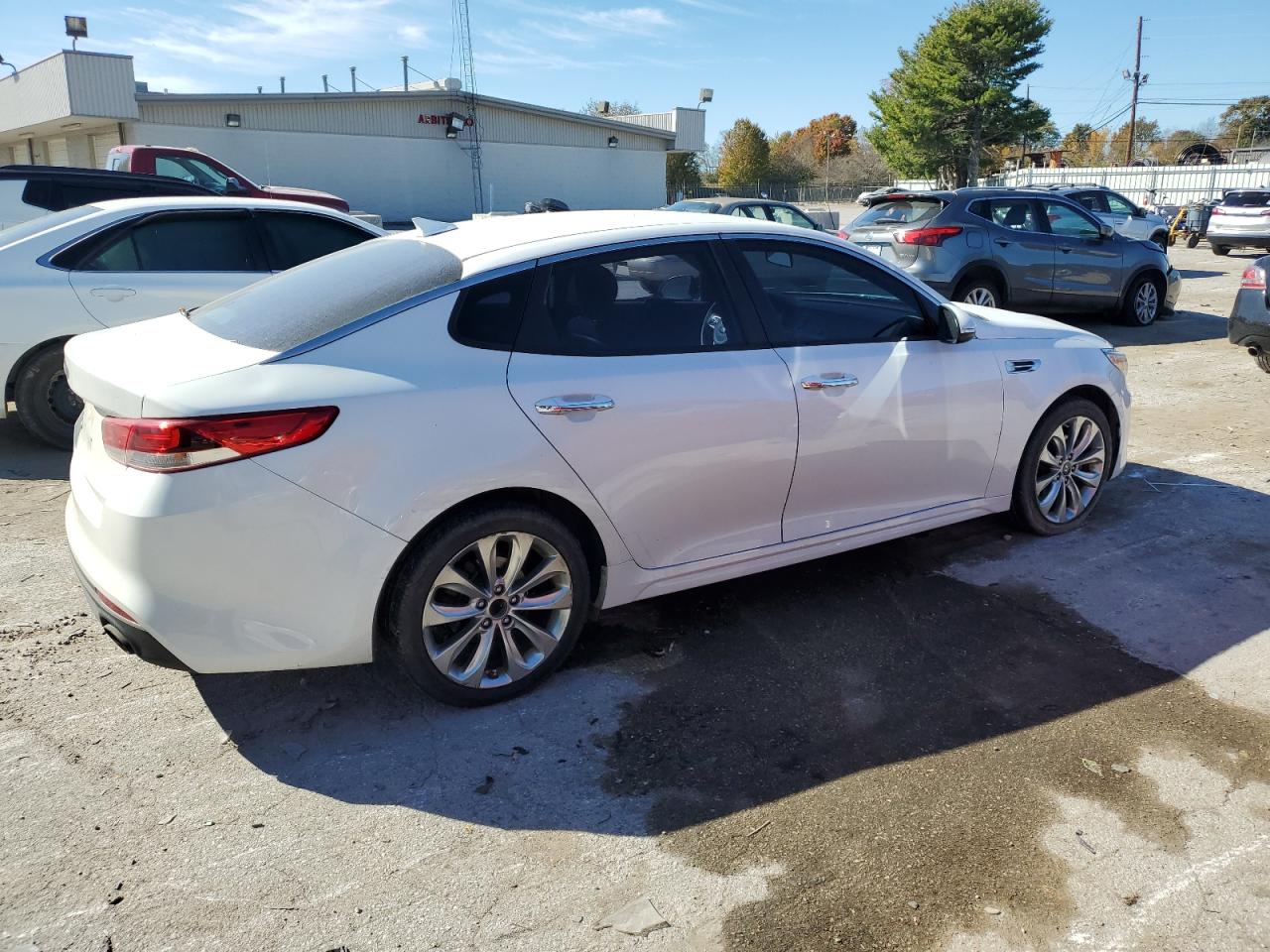 2017 Kia Optima - Image 3