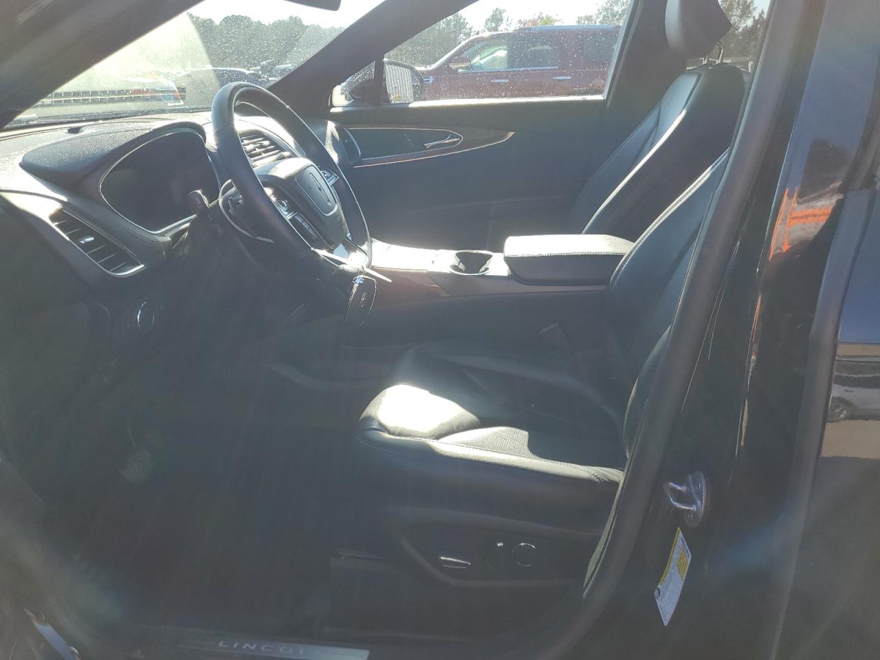 2019 Lincoln Nautilus - Image 7