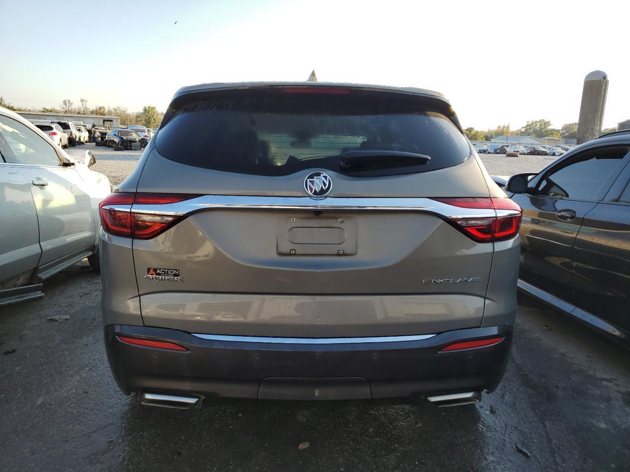 2018 Buick Enclave Premium VIN: 5GAERCKW8JJ170943 Lot: 77360554