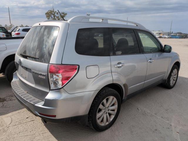 Паркетники SUBARU FORESTER 2013 Сріблястий