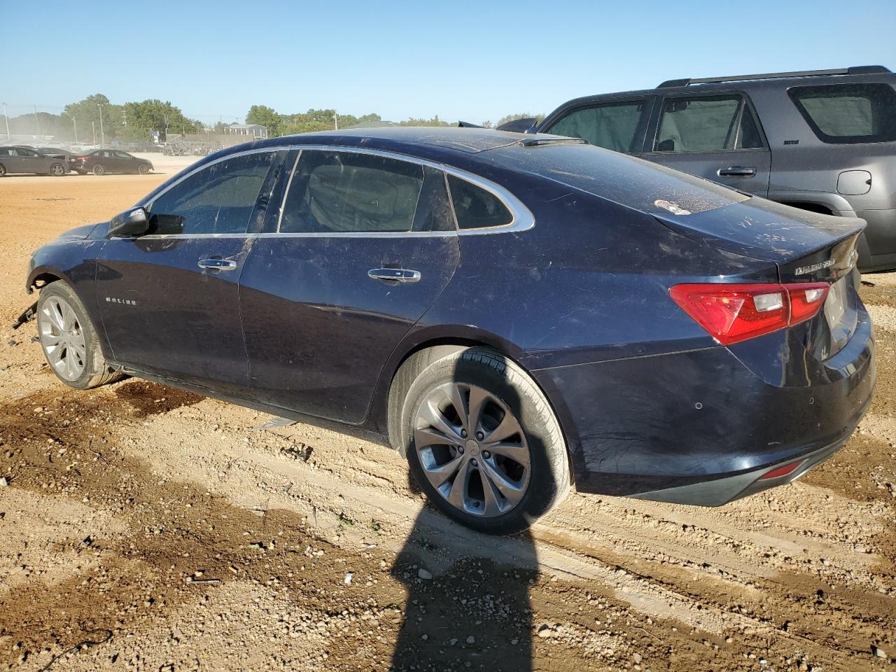 2018 Chevrolet Malibu - Image 2