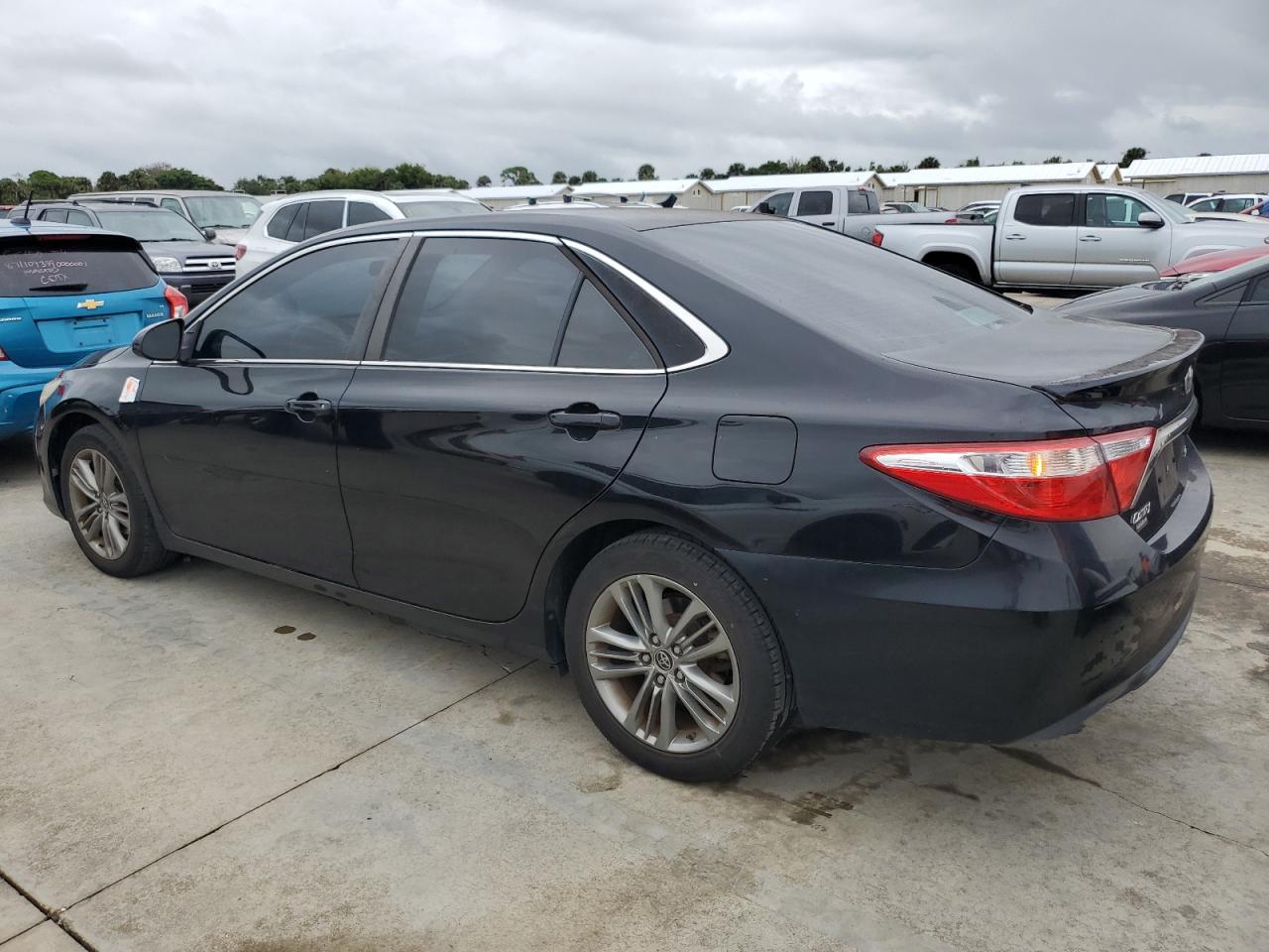 4T1BF1FK8FU087794 2015 TOYOTA CAMRY - Image 2