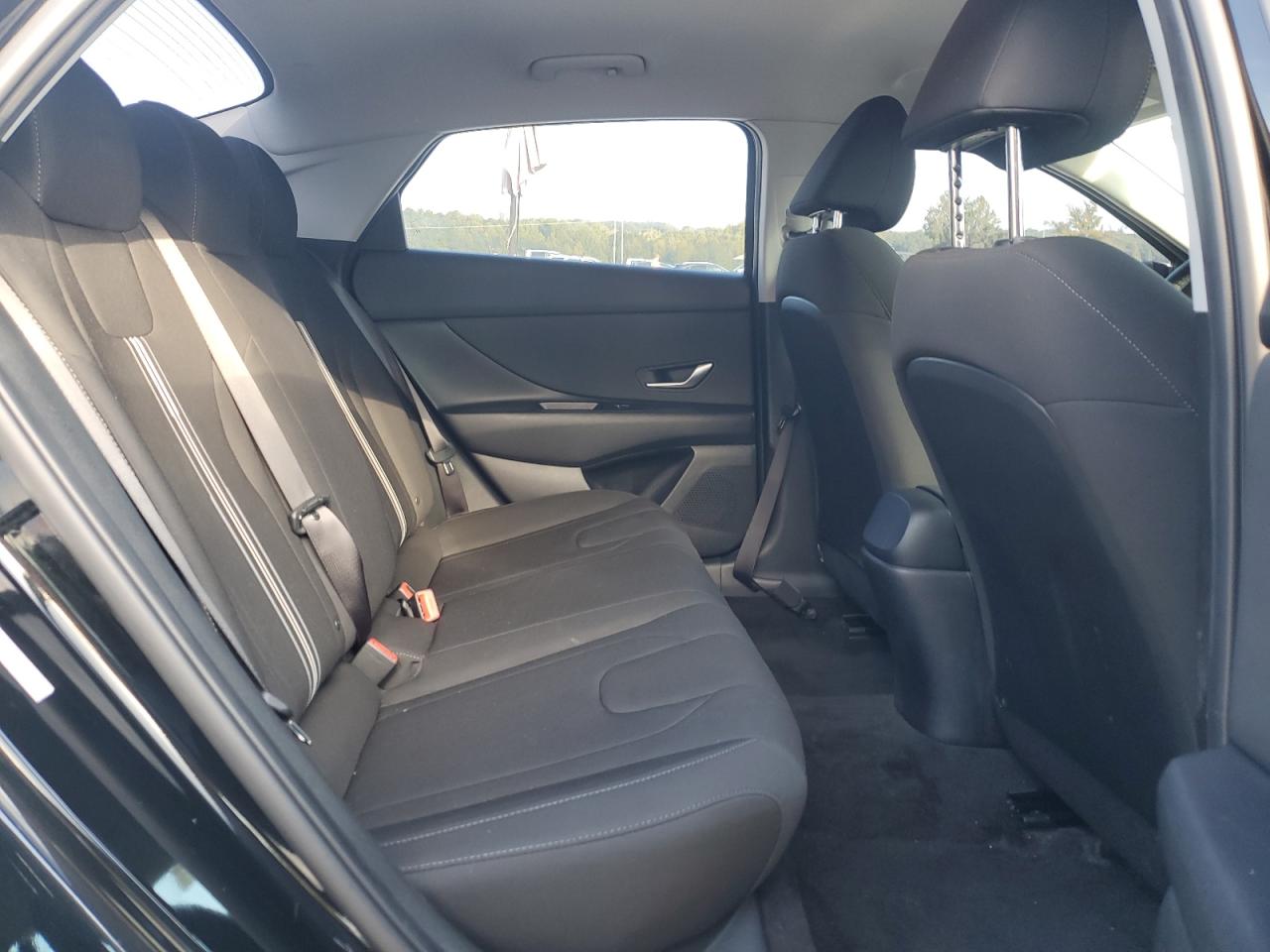 2023 Hyundai Elantra - Image 10