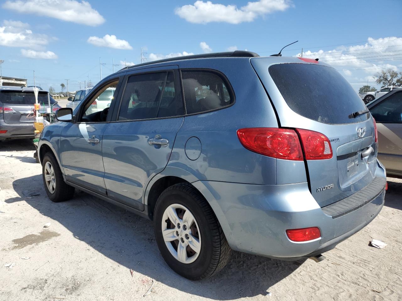 2009 Hyundai Santa Fe - Image 2