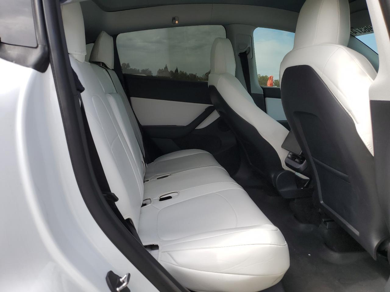 7SAYGDEE0NF369799 2022 Tesla Model Y