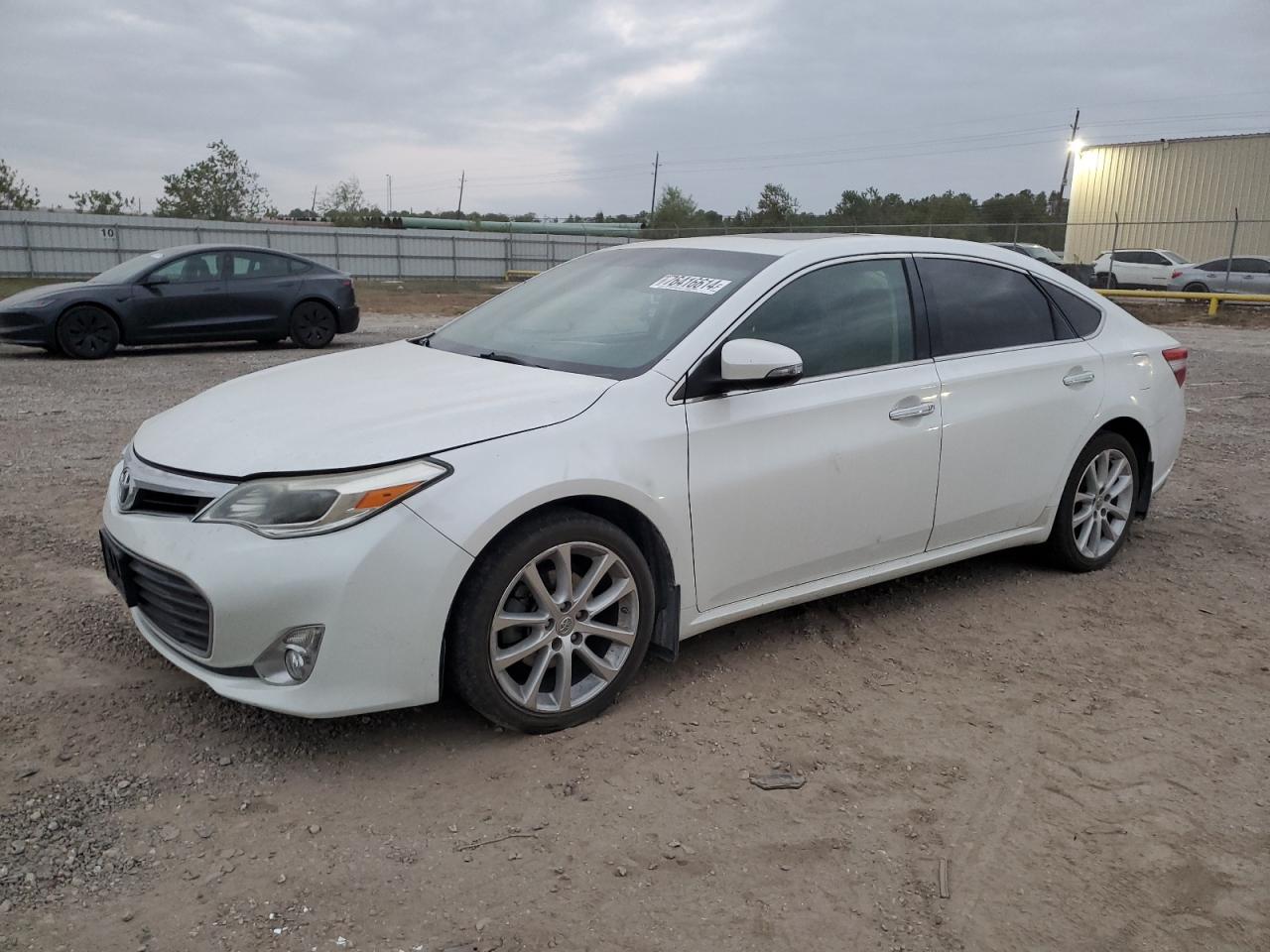 2013 TOYOTA AVALON