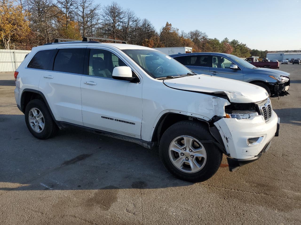 2017 Jeep Grand Cherokee - Image 4
