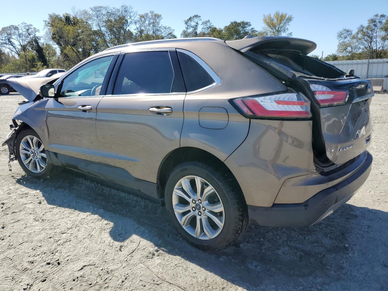 2019 Ford Edge - Image 2