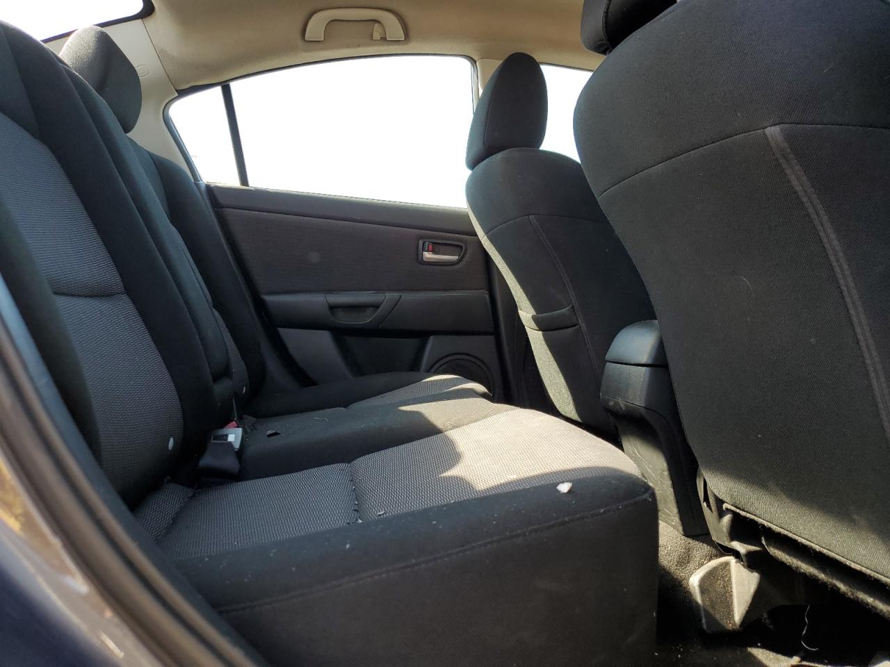 2007 Mazda 3 - Image 10