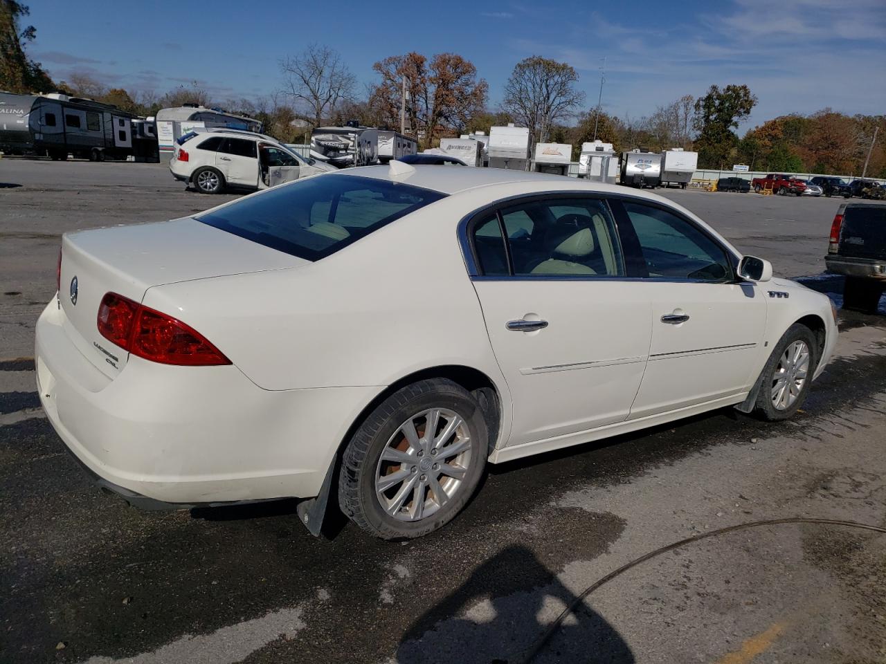 2010 Buick Lucerne - Image 3