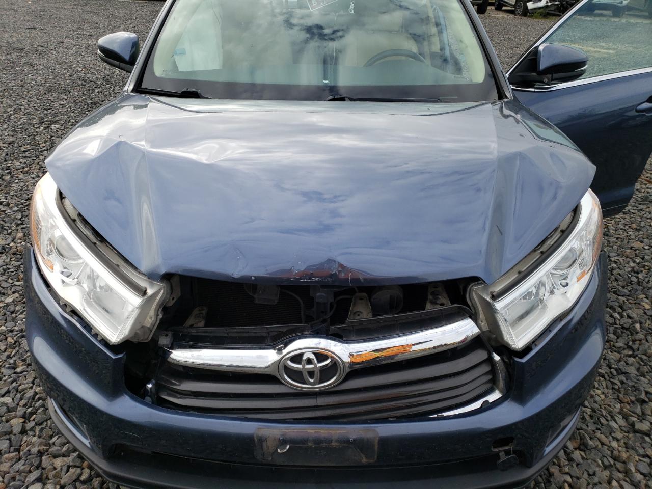 2014 Toyota Highlander - Image 13