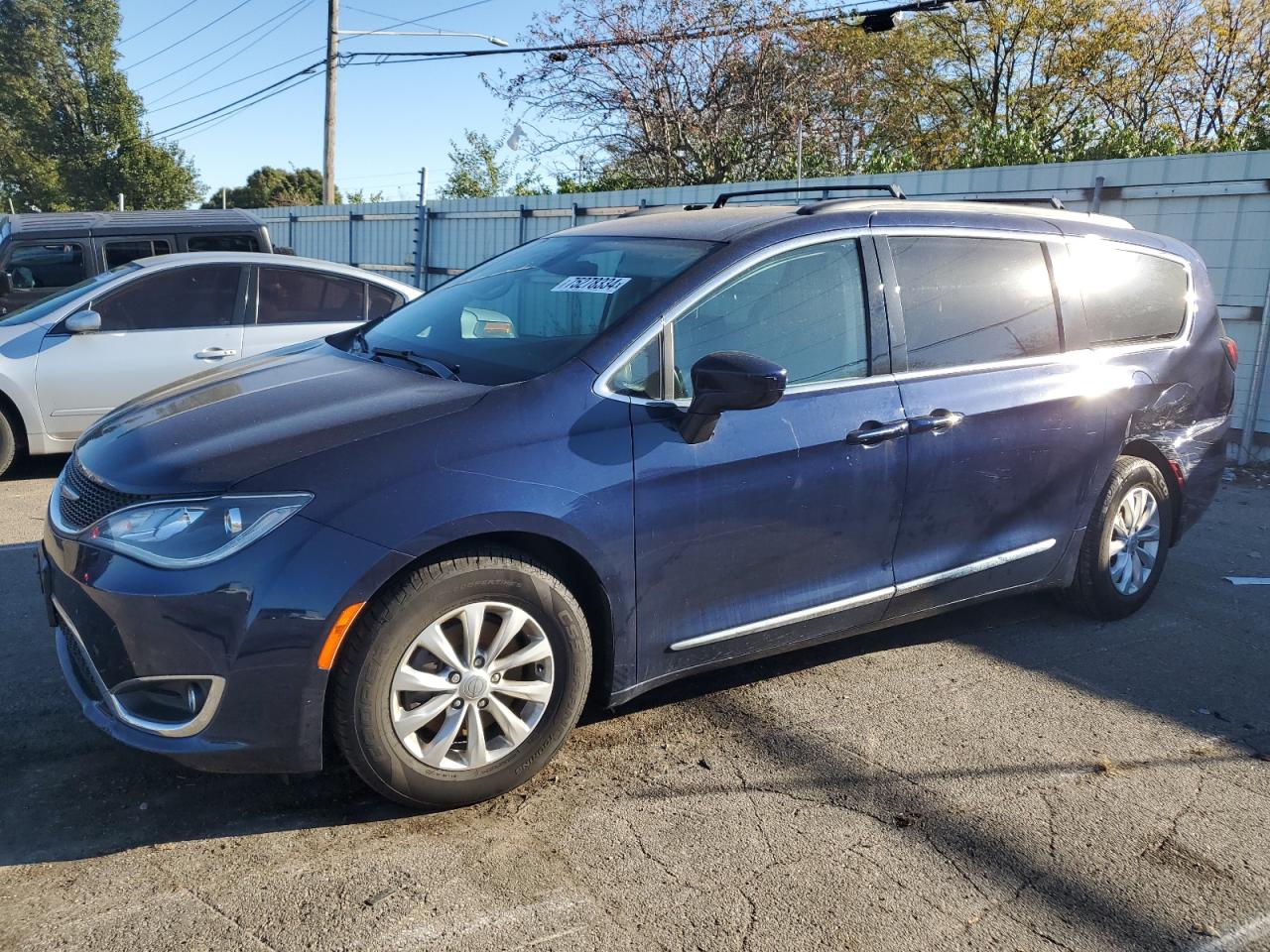 2C4RC1BG3HR703771 2017 CHRYSLER PACIFICA - Image 1