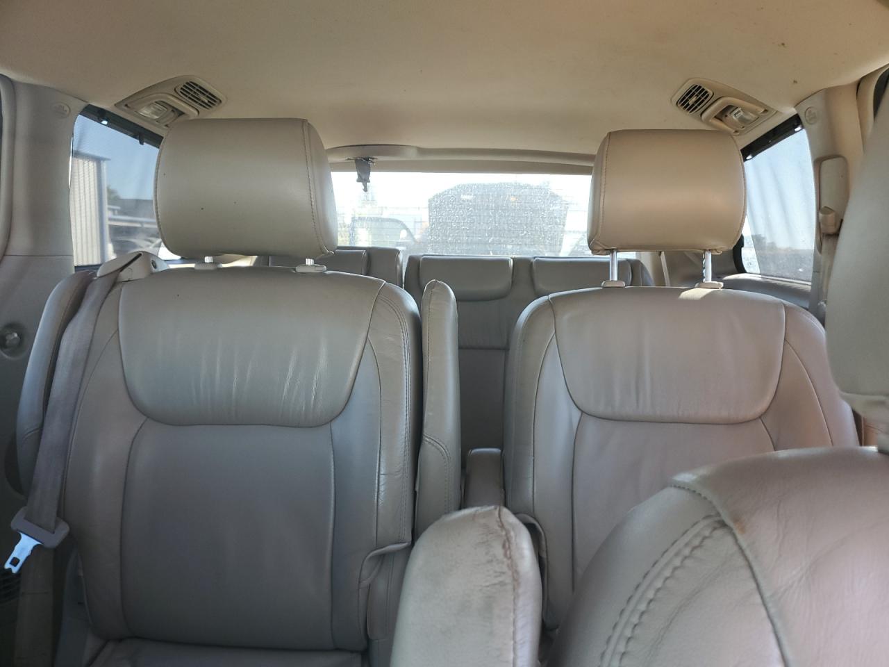 2008 Toyota Sienna - Image 10