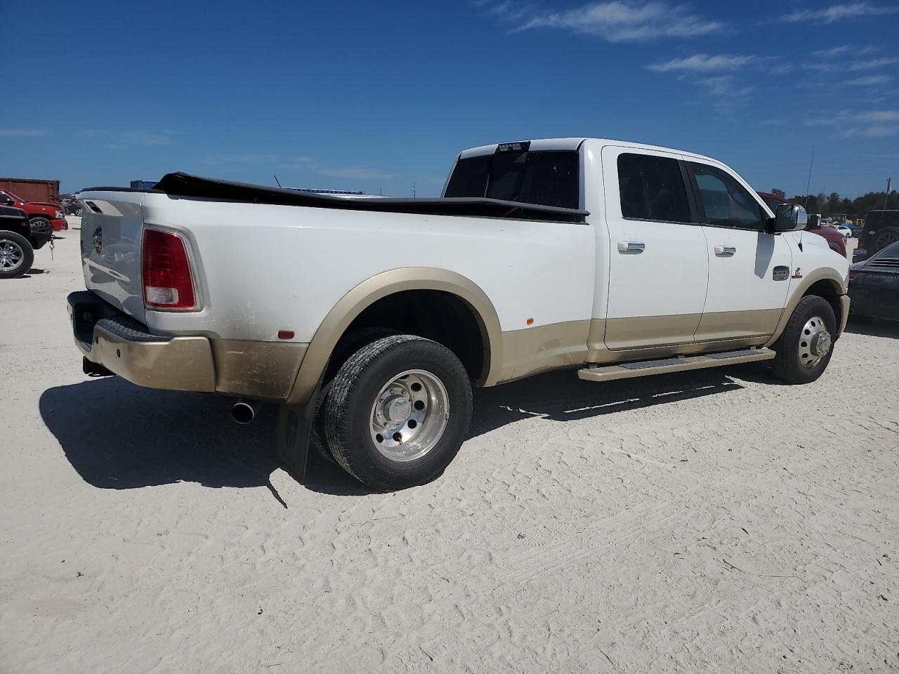 2014 RAM 3500 - Image 3