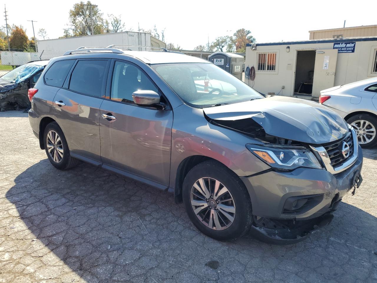 2019 Nissan Pathfinder - Image 4