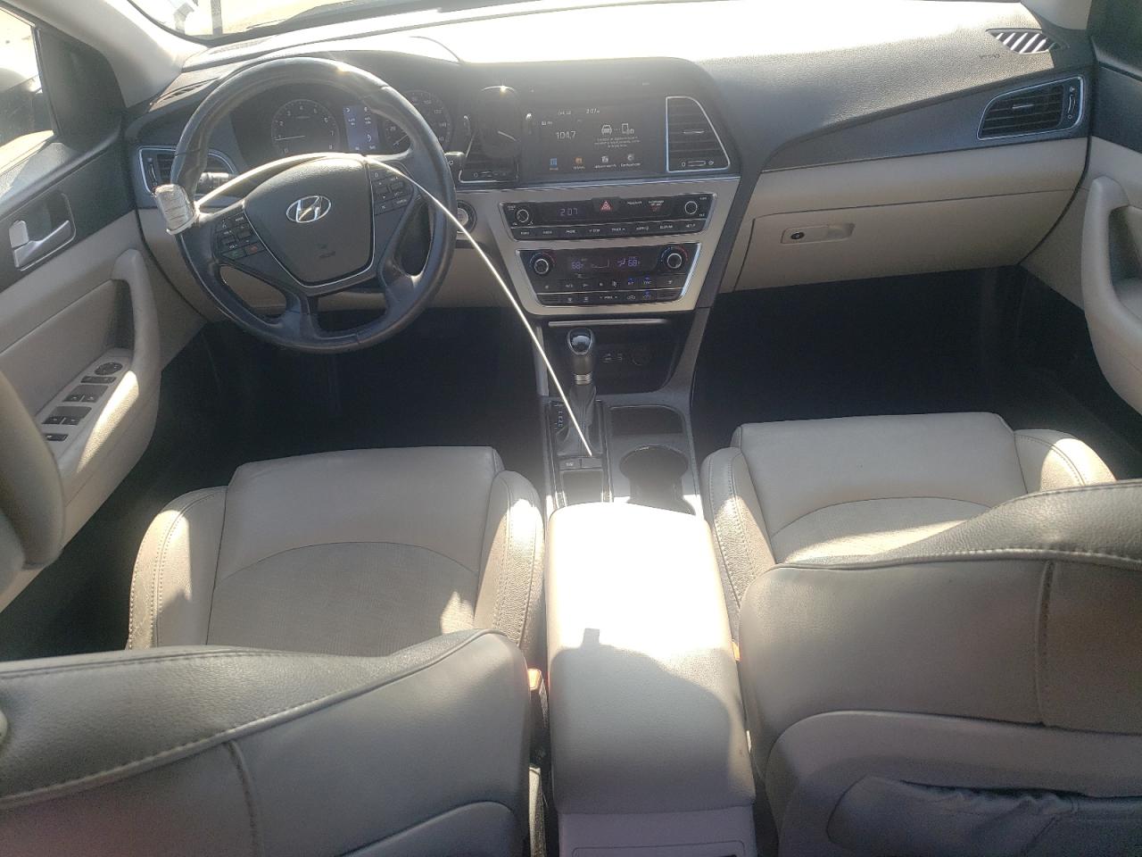 2016 Hyundai Sonata - Image 8