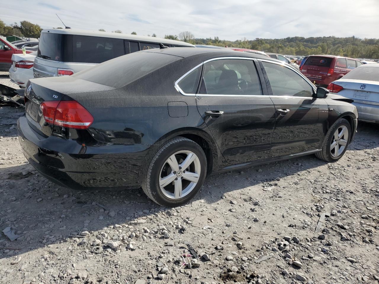 2015 Volkswagen Passat - Image 3